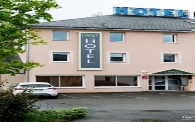 Hôtel First