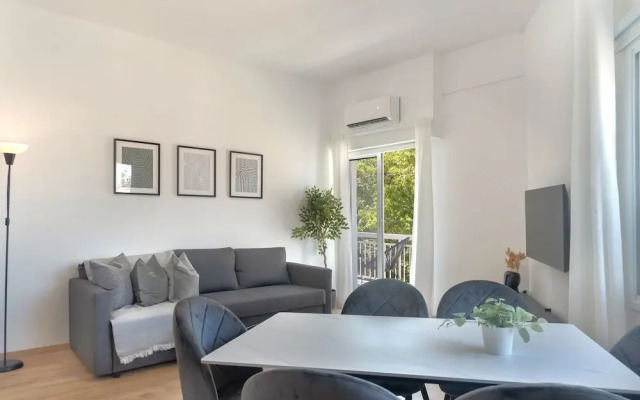 Phaedrus Living: City Breeze Residences Urbanity