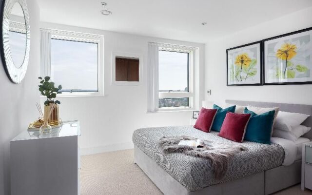 Lincoln Plaza Studio Apartments