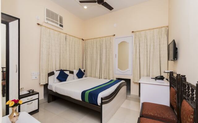 OYO 8998 Hotel Aayash