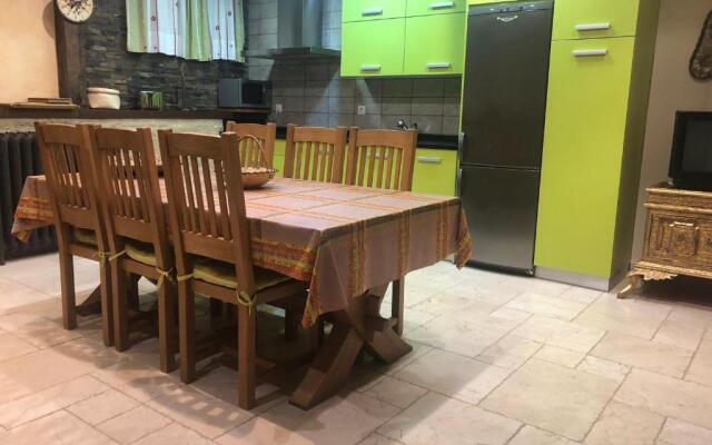 Apartamento con jardin