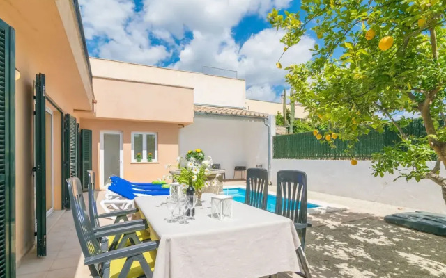Goixa in Lloseta With 3 Bedrooms and 2 Bathrooms