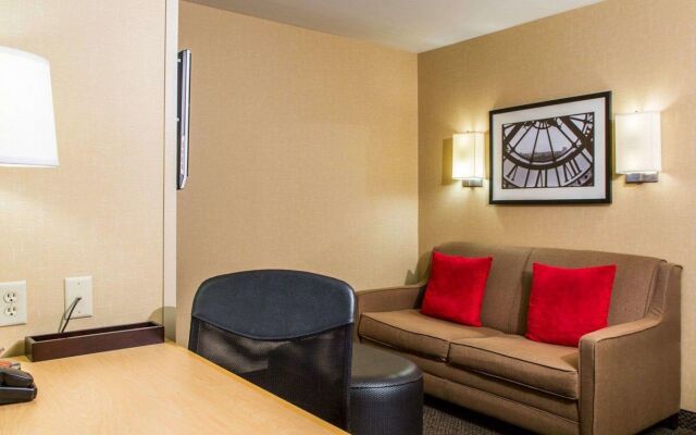 Cambria Suites Appleton