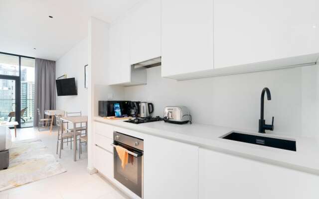 GLOBALSTAY. New Marquise Square Building in Business Bay