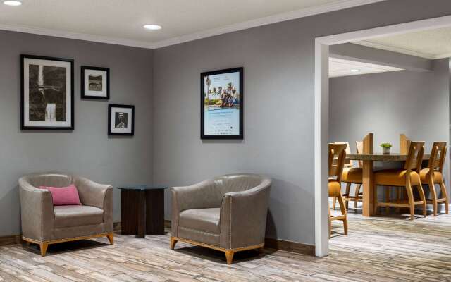 La Quinta Inn & Suites by Wyndham Chicago Tinley Park