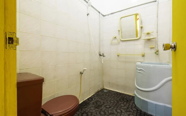 Hotel Mahkota Pantai by OYO Rooms