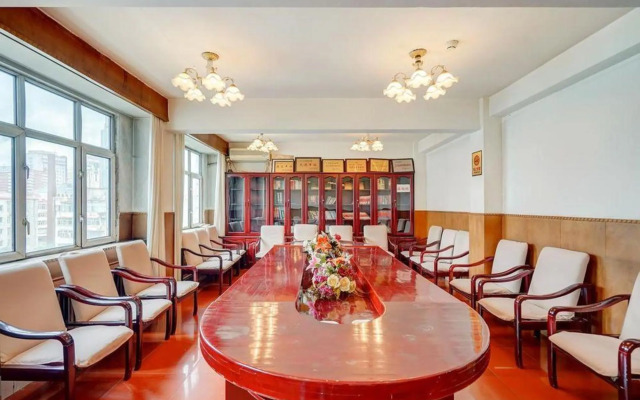 Longyun Hotel