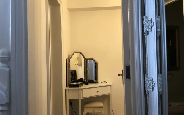 Beautiful 2 Bed Balcony Apart Seafront Eastbourne