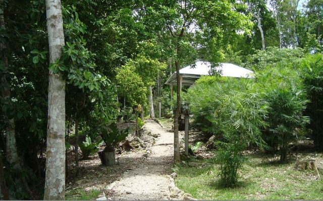 Maya Zacpetén Jungle Lodge