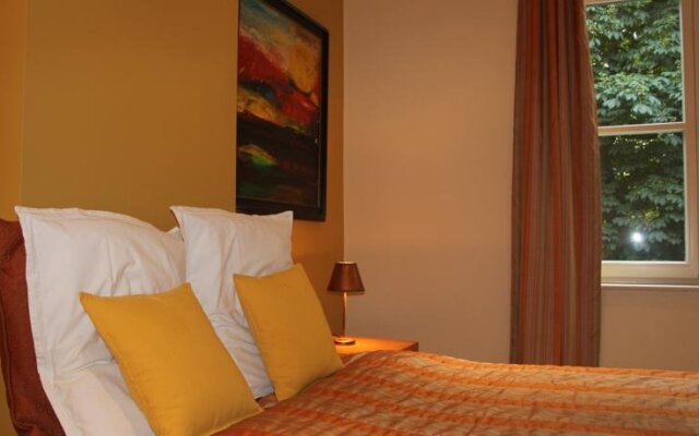 Two Rooms In Bruges