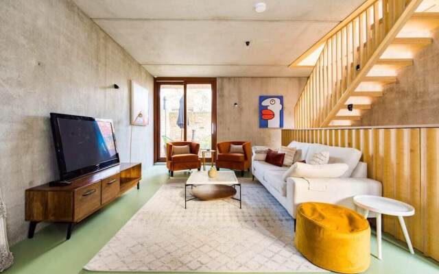 The Victoria Park Sanctuary - Stunning 2bdr Flat