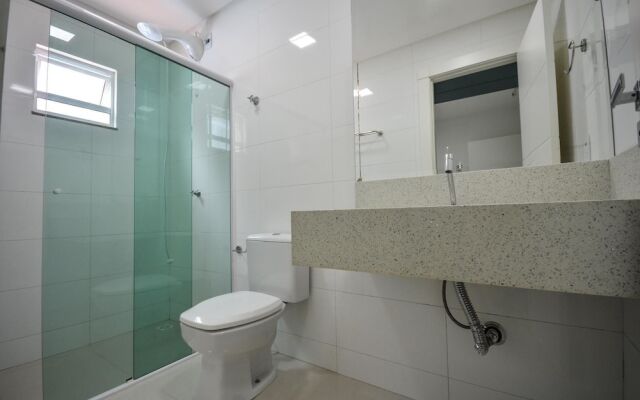 Casa 05 Dormitórios na Praia de Bombas