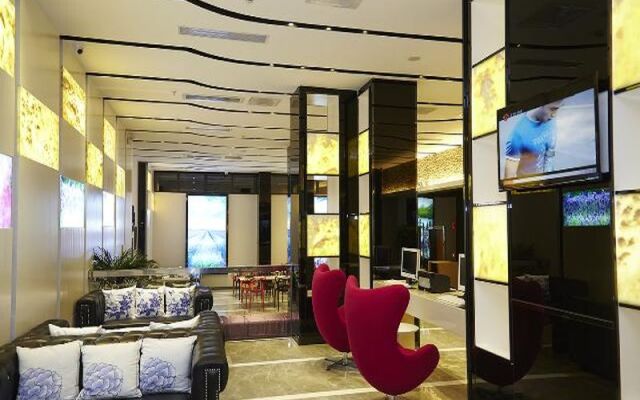 Lavande Hotel Wuhan Wujia Mountain Branch