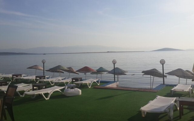 Cunda Beyaz Balina Hotel