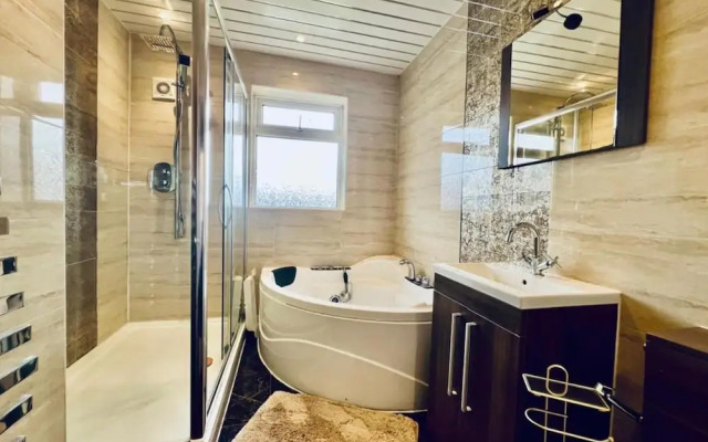 13 Guests - Free Parking - Manchester House