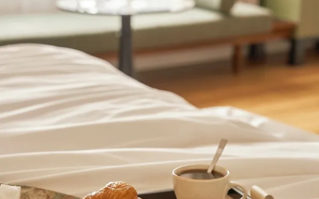 M Village Hotel Premier Thi Sach