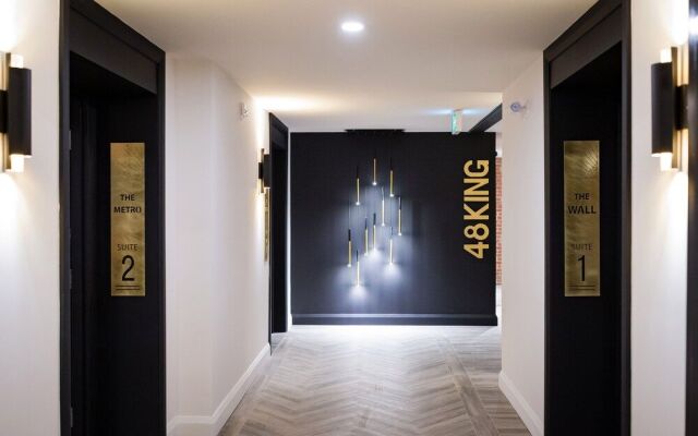 48 King West Boutique Hotel
