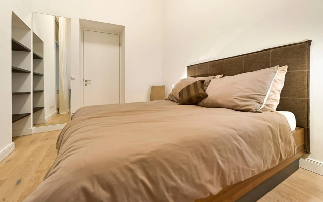 Central Luxury Apartment