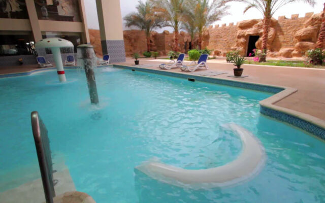 Titanic Palace - Families and Couples only