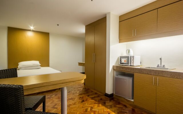 Salcedo Suites Hotel