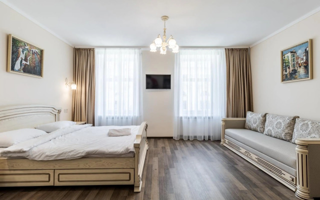 Opera House Apartment 3