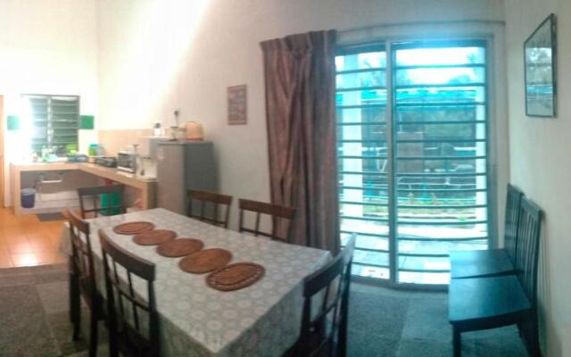 Homestay Lestari KLIA