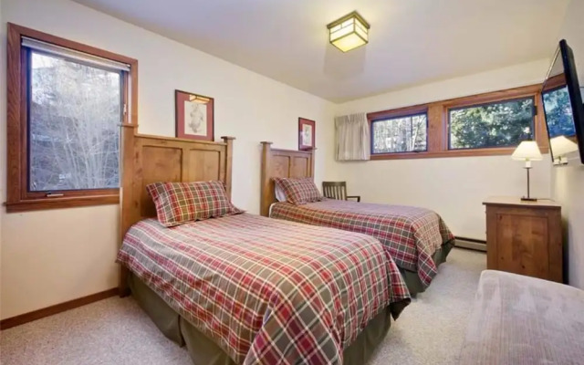 Timber Ridge by JHRL