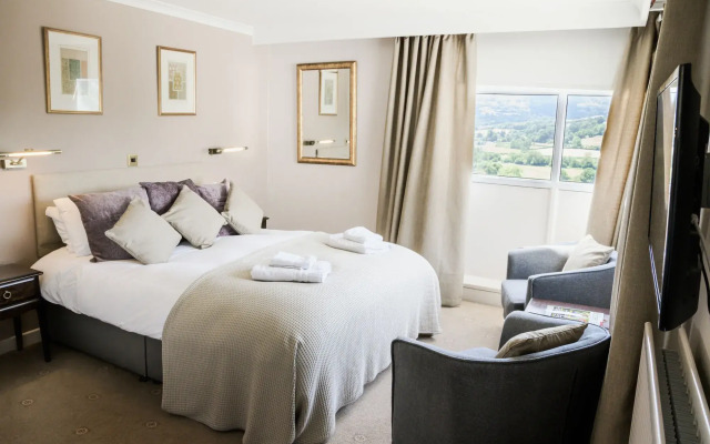 The Manor Hotel