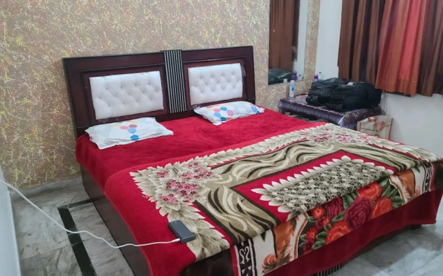 Roomshala 153 Hotel Krishnashrya