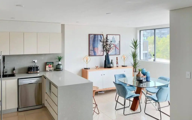 Crows Nest - Executive Penthouse - 3 Bedroom- 5km to City