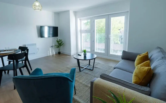 Luxury Manchester Apartment - Yellow