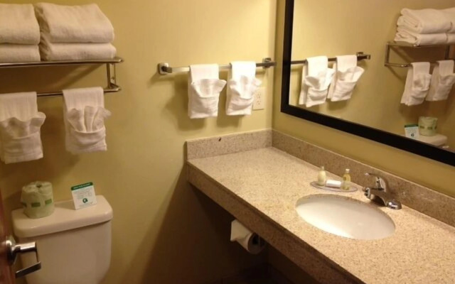 Cobblestone Inn & Suites - Bottineau