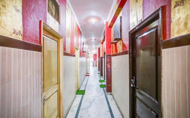 OYO 79150 Hotel Hrl