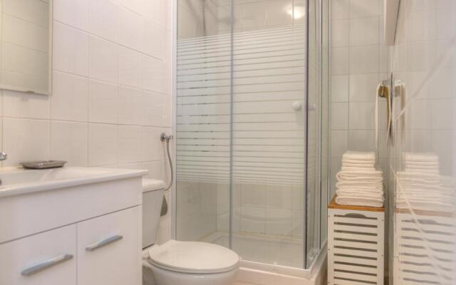 Sunny & Quiet in Historic Center