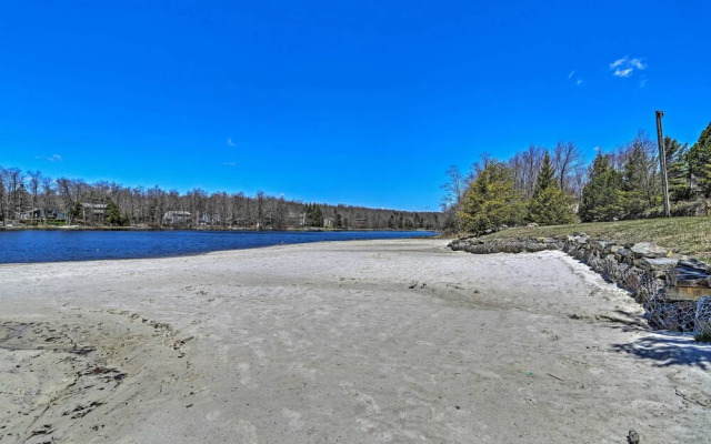 15 Mi to Ski Resort: Home w/ Fire Pit in Tobyhanna