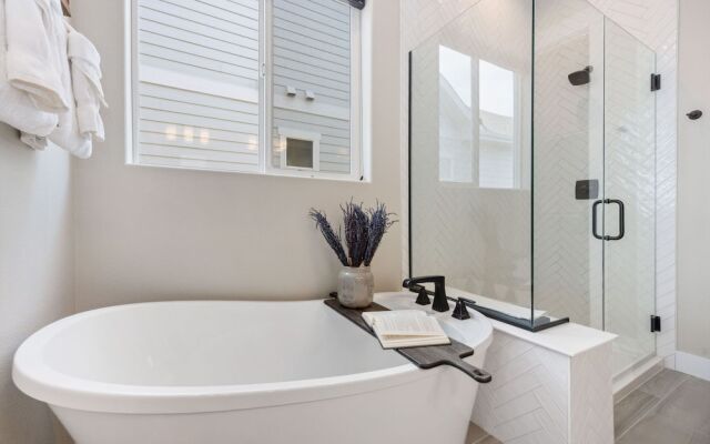 Upscale Waterfront Estate With Mountain Sunset Views