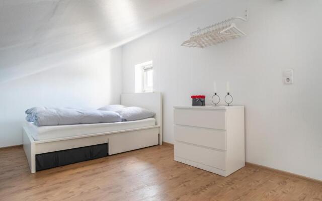 Stylish 2 Room Maisonette Hannover