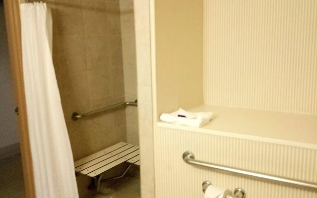 Anaheim Majestic Garden Hotel