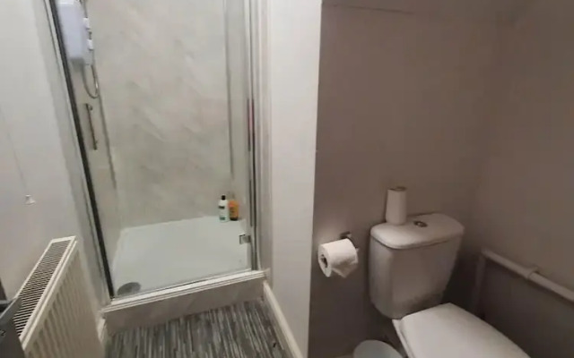 Townhouse @ 110 Etruria Vale Road Stoke