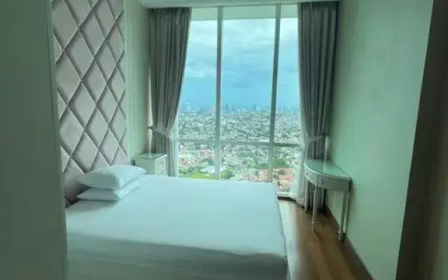 City Penthouse with Jakarta Skyline