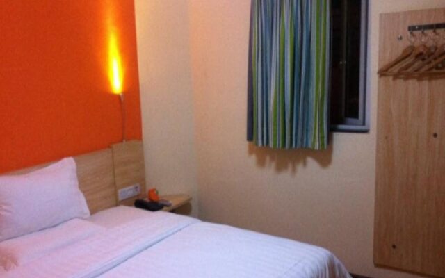 7Days Inn Xingyi Pingdong Avenue