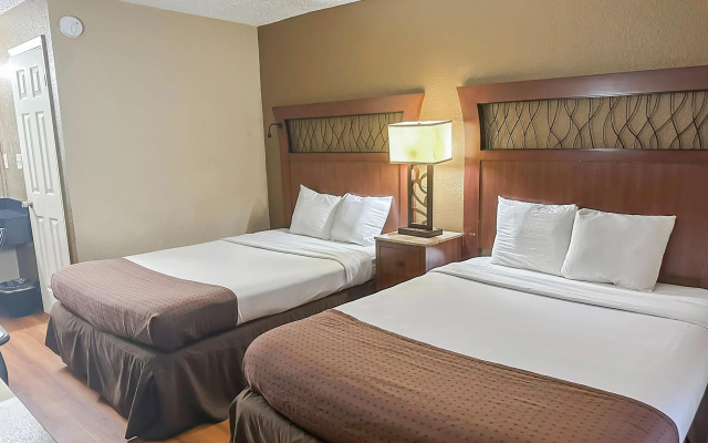 OYO Hotel Mobile, AL I-65 at Airport Blvd