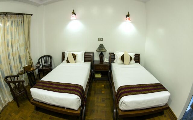 Yadanarpon Dynasty Hotel