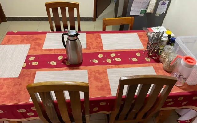 The Mugabi's Spacious Private Room