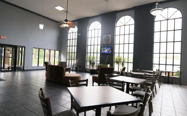 Baymont by Wyndham Flint Airport North