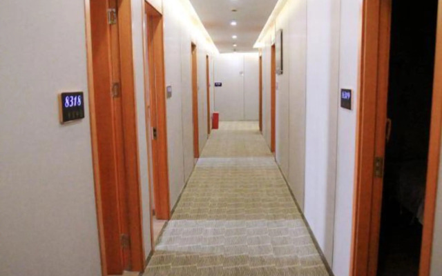 Zsmart Hotel (Shanghai Baoshan Wanda Gongkang Road Subway Station)