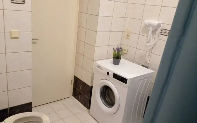 Bright 2BR Stay Close to Stadthalle