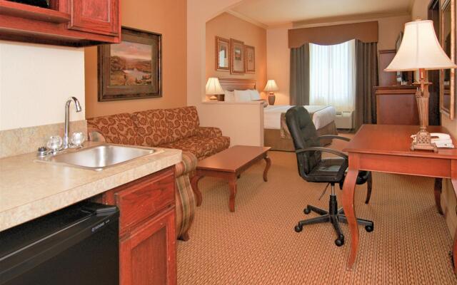 Best Western Plus Crown Colony Inn & Suites
