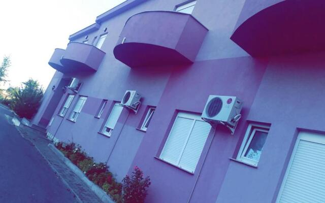 Motel Aura