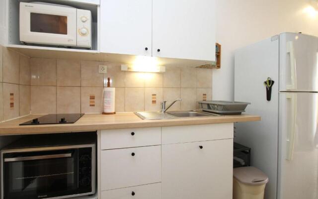 Appartement Balaruc-les-Bains, 1 pièce, 2 personnes - FR-1-553-61